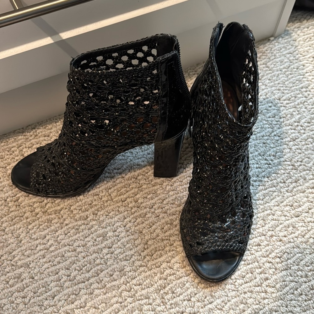 Donald pliner open toe bootie heels
